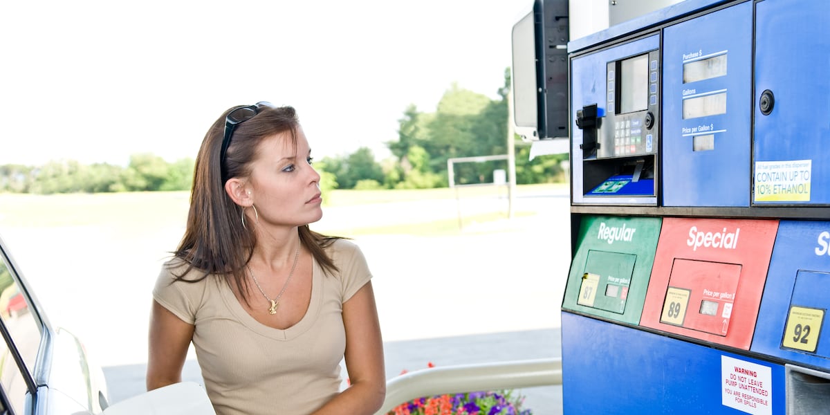 Slight SC gas price rise ahead of holiday with national prices near $3 a gallon