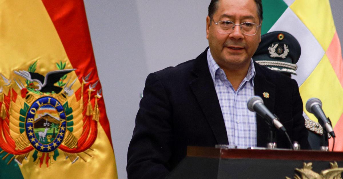 Luis Arce afirma que "grupos armados" afines a Evo Morales han tomado tres cuarteles militares