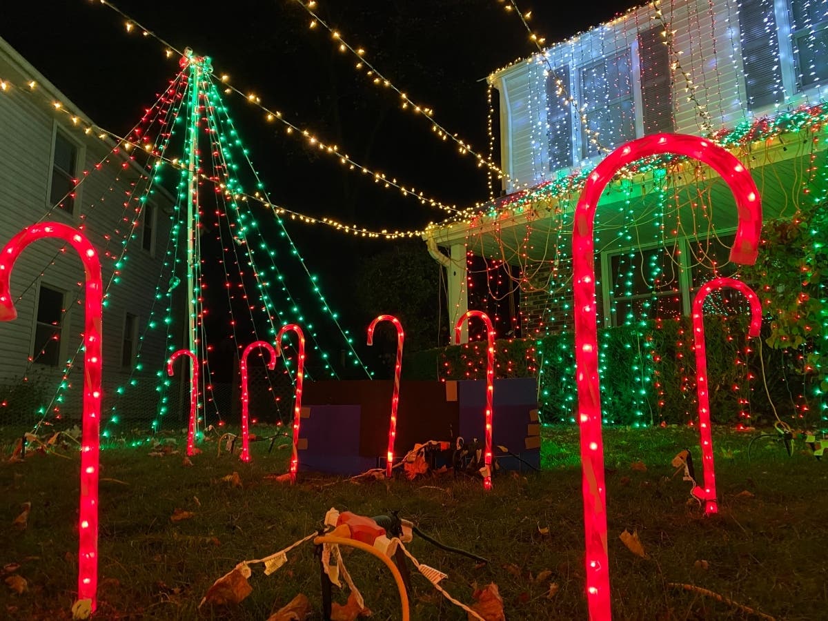 'Something So Magical': Buffalo Grove Resident Lights Up The Holidays