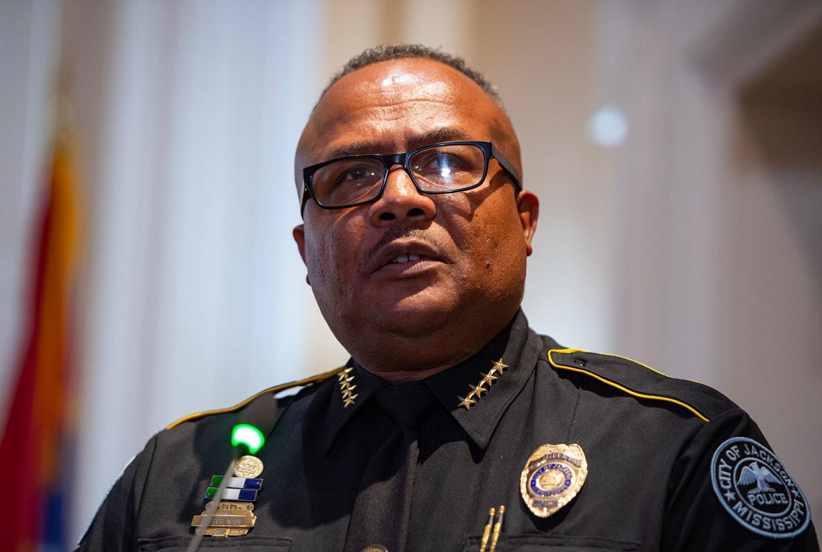 JPD Chief Wade announces internal investigation due to 'inactions' by officers. See details