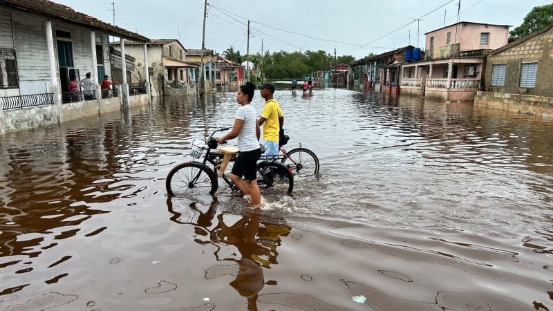 Se inician las operaciones de rescate y recuperación en Cuba tras paso del huracán Rafael