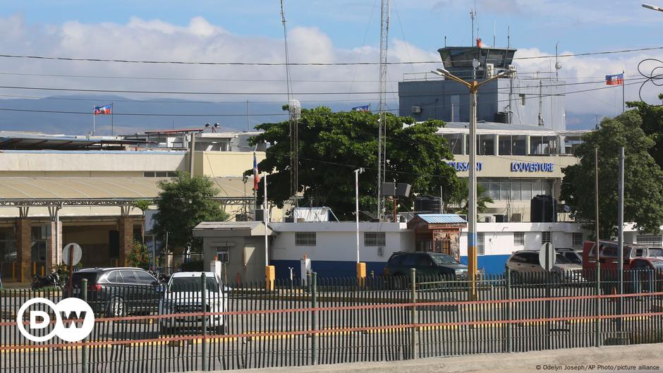 US bans flights to Haiti after airliner hit by gunfire