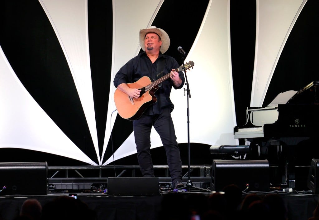 Garth Brooks Wants California Rape Case Dismissed & Handled In Mississippi; Singer Gets West Coast Case Moved From State To Federal Court