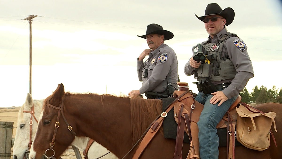 Mounted deputies use more traditional approach to target speeders