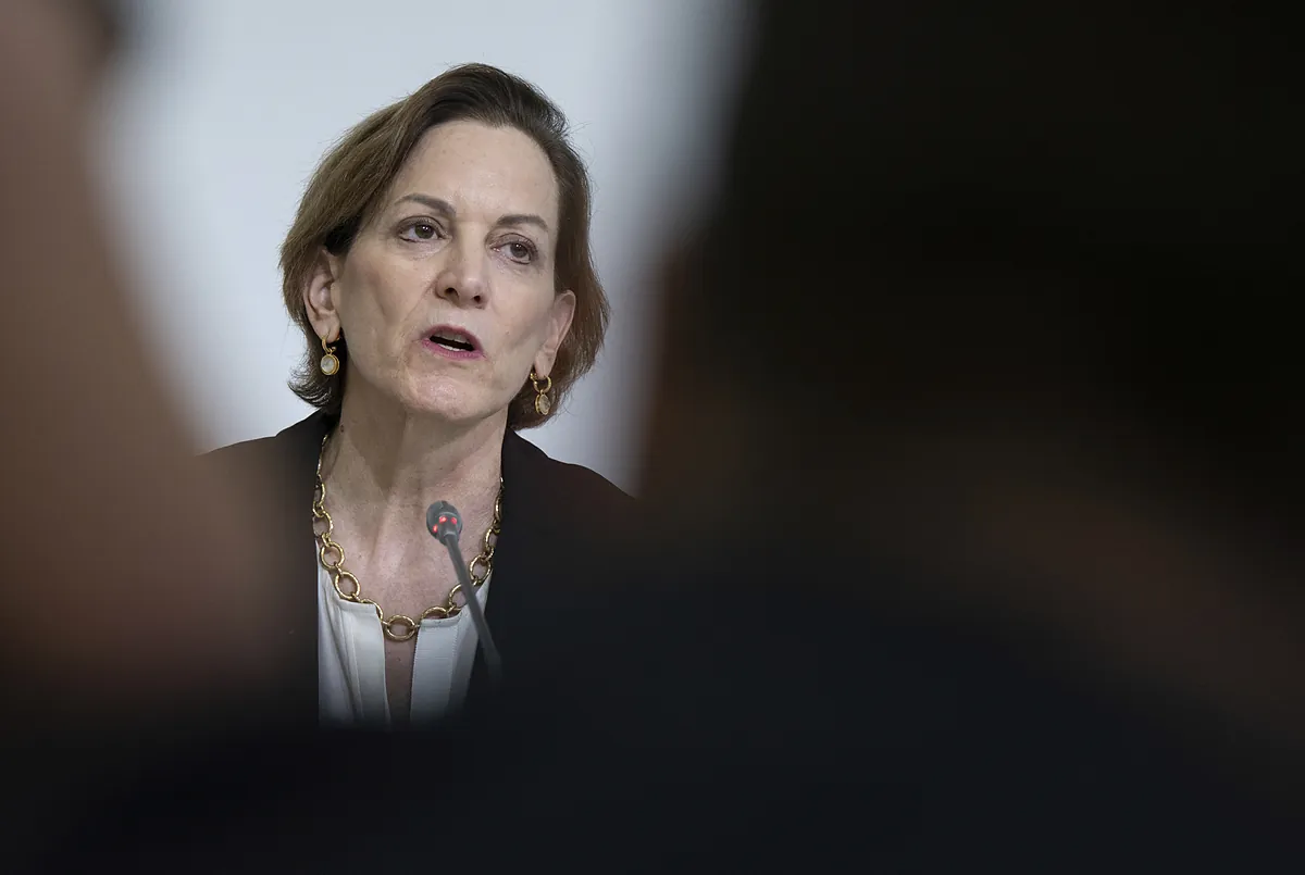 Anne Applebaum: "Donald Trump ha colocado en su gabinete a prorrusos y hostiles con la Unión Europea"