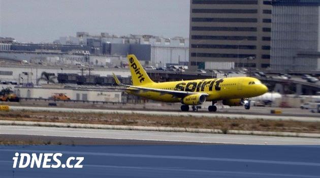 Aerolinky zastavily lety na Haiti. Letušku přistávajícího stroje zasáhla střela