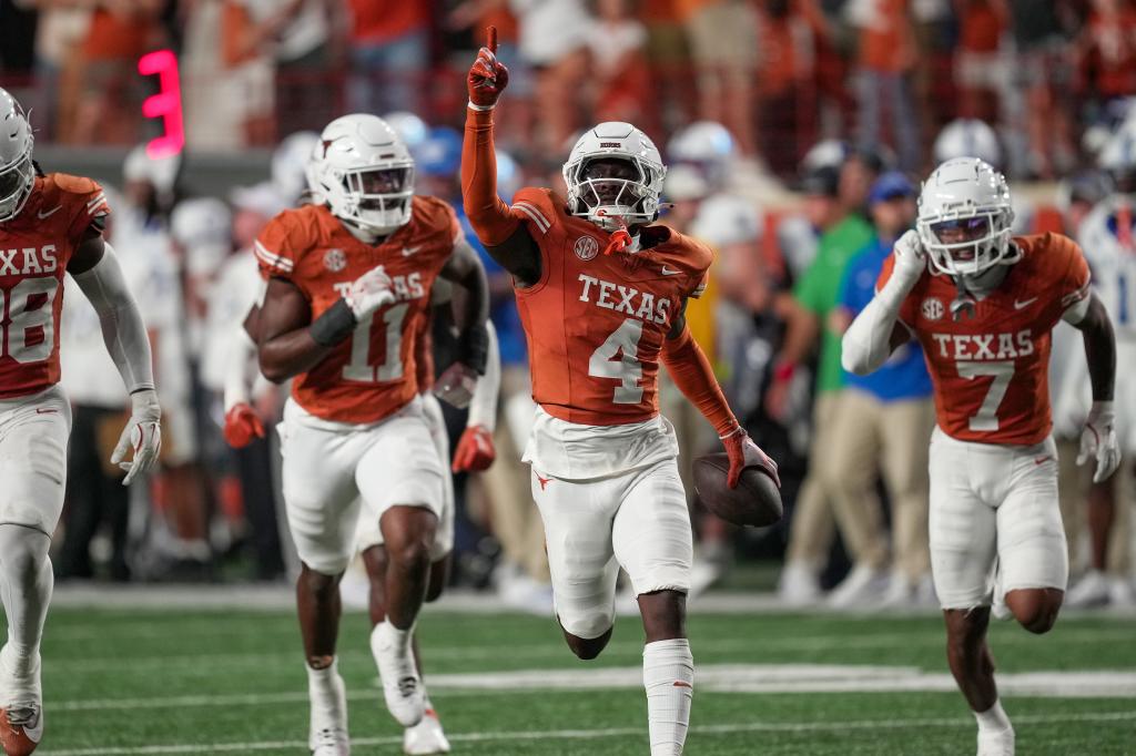 Texas A&M vs. Texas, Vanderbilt vs. Tennessee predictions: College football odds, picks