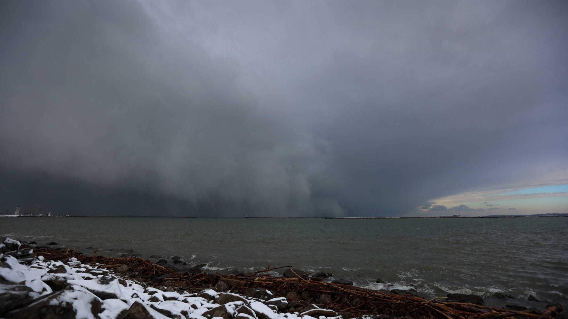 Great Lakes, Plains and Midwest forecast to be hit with snow and dangerous cold into next week