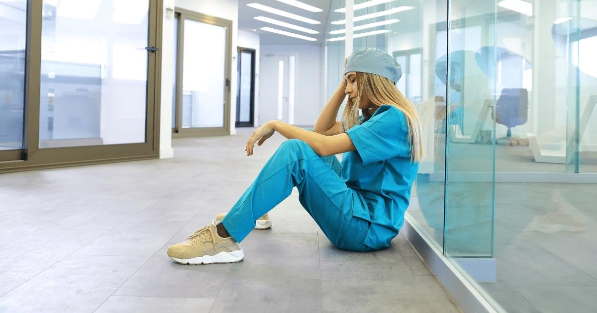 'Every! Single! Thing!': Nurses bombard their micromanaging boss with updates when she refuses to let them use their own judgment with patients, then the manager finally snaps during a 36-hour shift