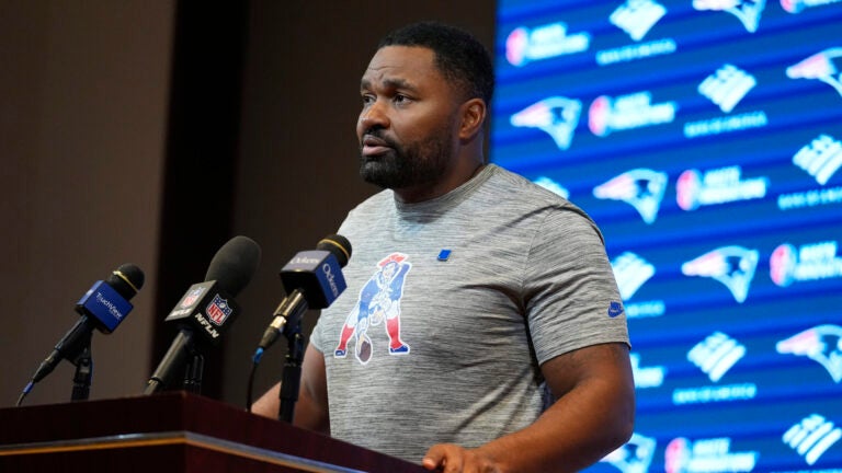 Patriots' Jerod Mayo explains late-game decisions in loss to Colts