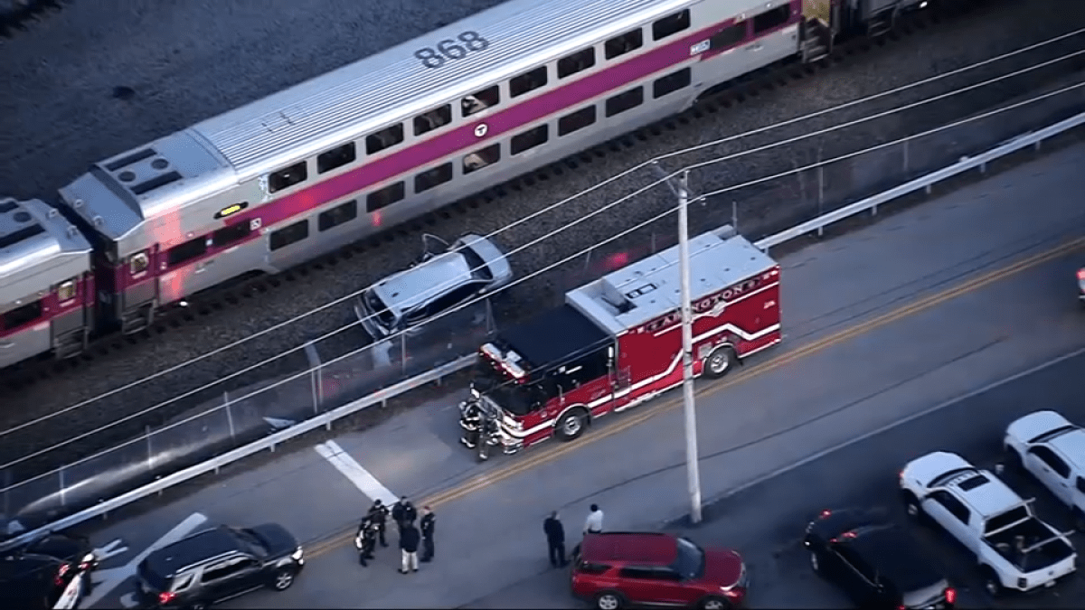 Abington, MA train hits minivan Monday: Roads closed, MBTA delays