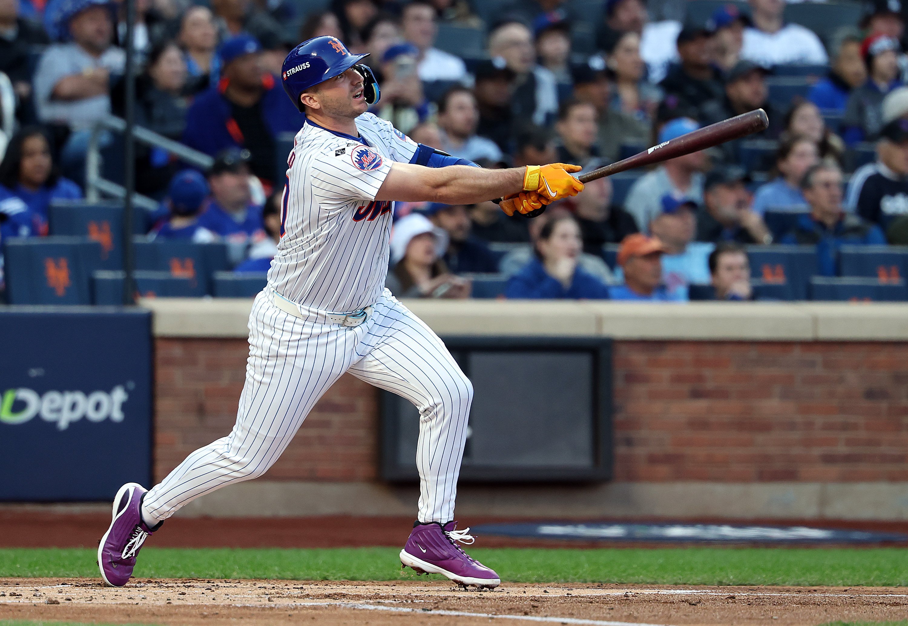 Mets' Projected $174 Million Slugger Predicted to Sign With NL Contender