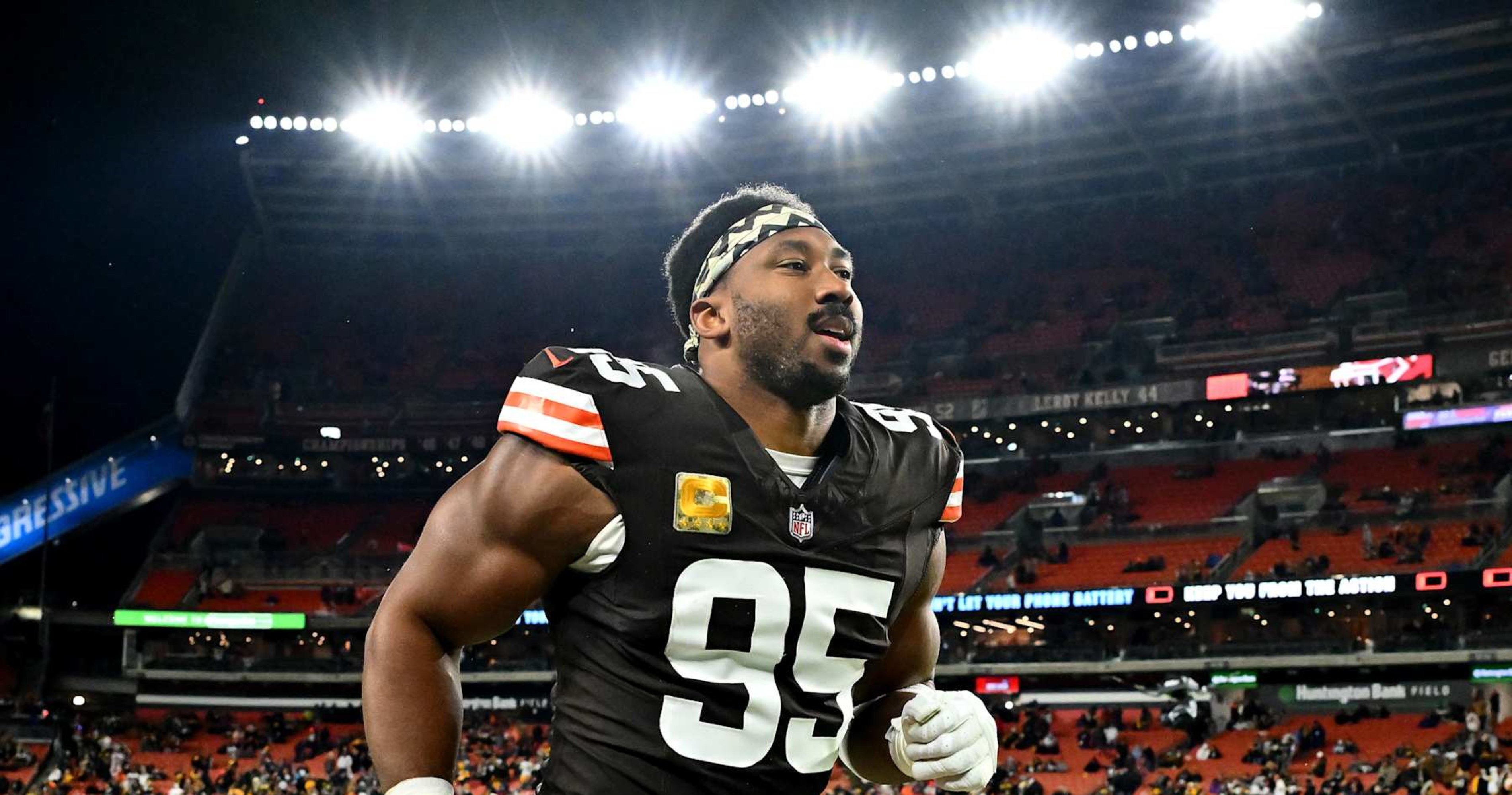 Myles Garrett Says He's DPOY over T.J. Watt After Browns Beat Steelers: 'I'm No. 1'