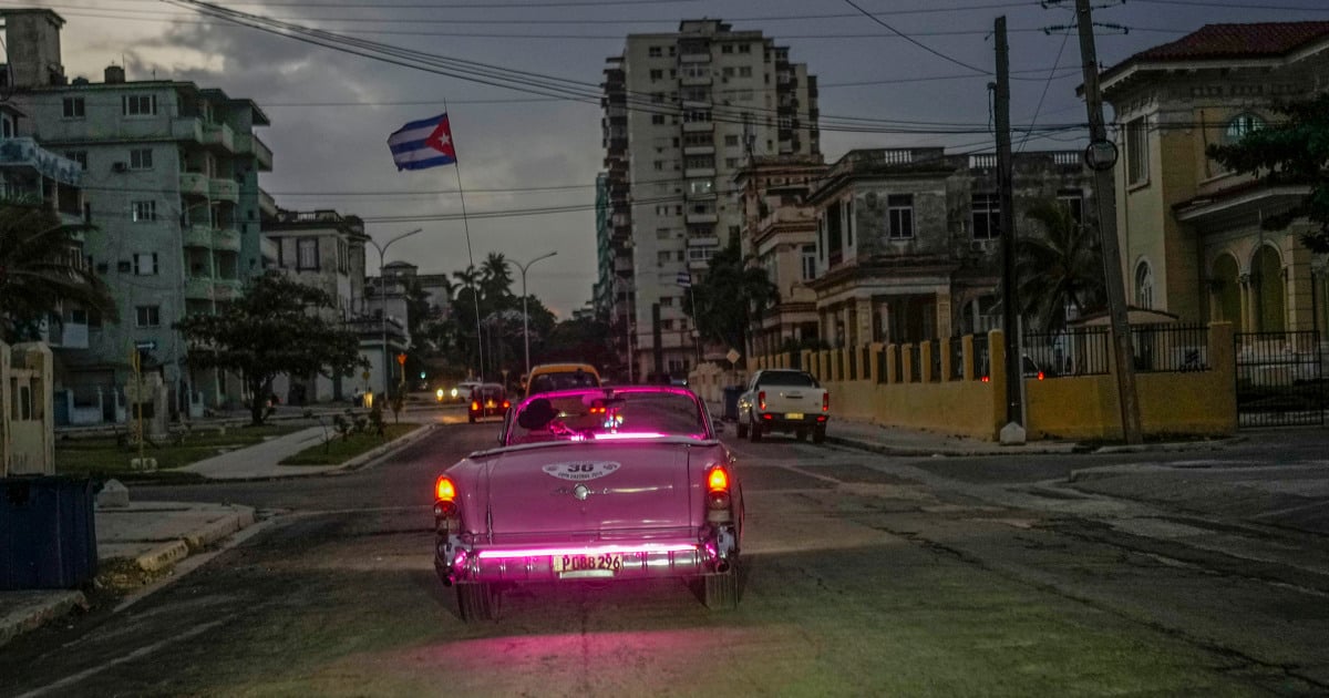 Cuba nationwide blackout draws mobilization efforts from tourists and Americans with family on the island