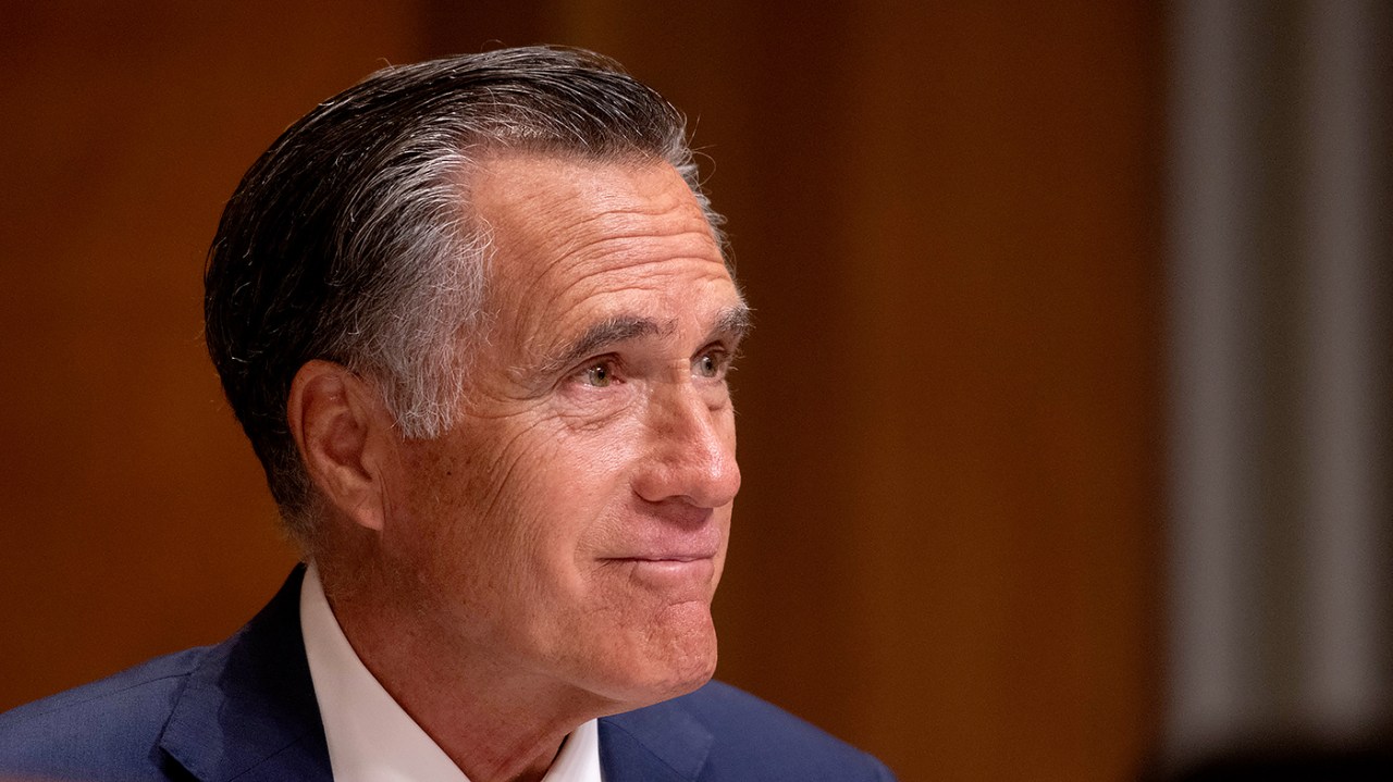 Romney calls for bipartisanship in farewell Senate speech