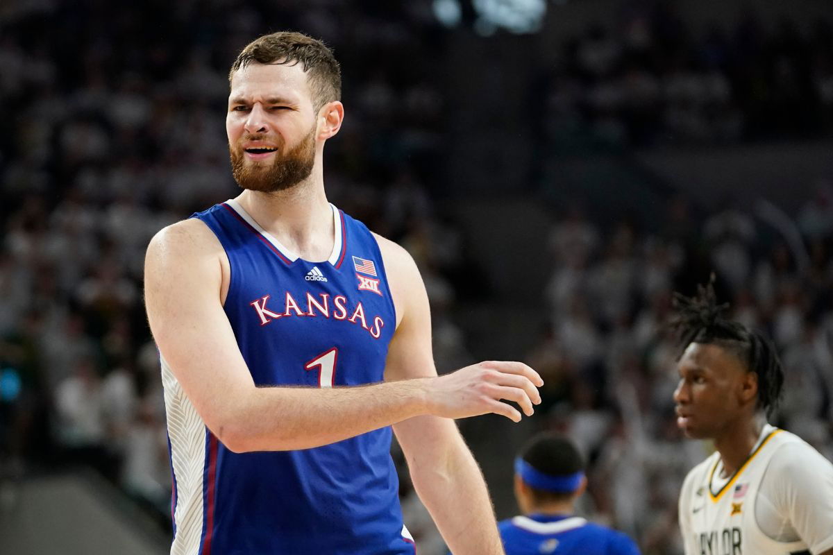 Hunter Dickinson’s “Kryptonite” Exposed As 41-Year-Old NCAA Curse Haunts Kansas