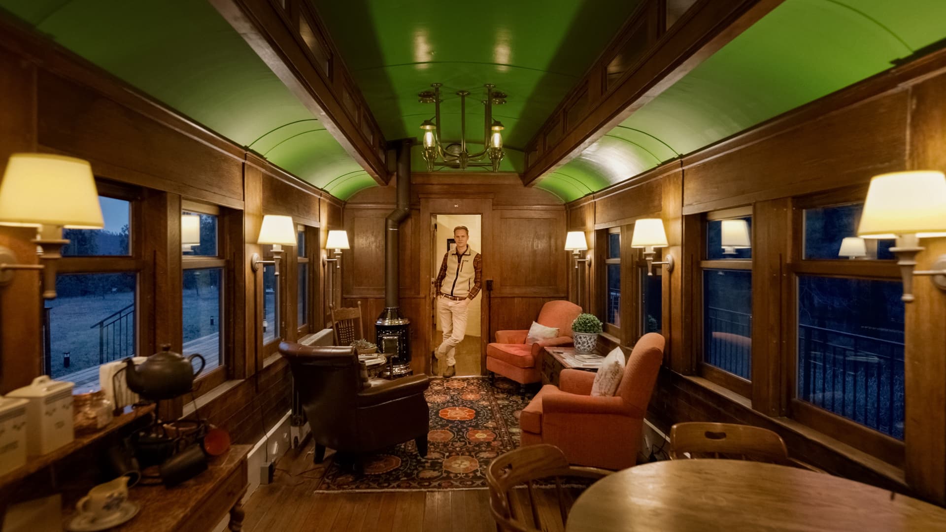 Look inside in this abandoned train car turned Airbnb in Idaho