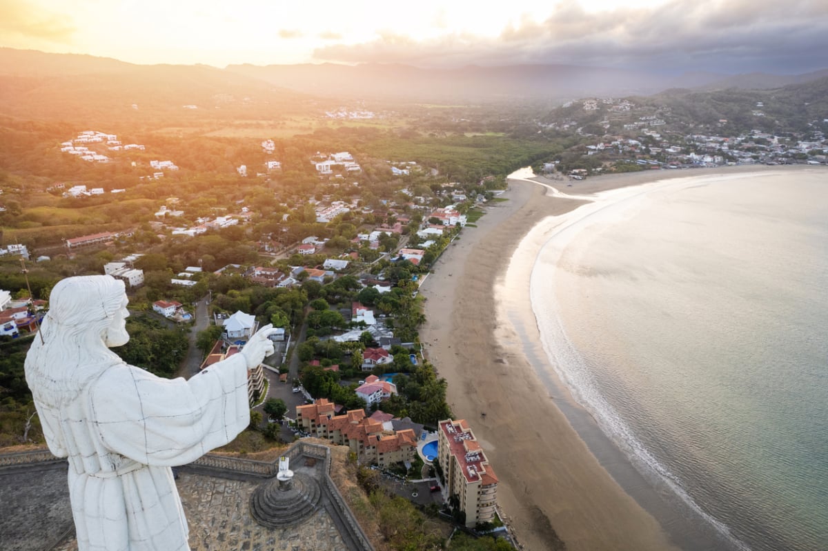 Daniel Ortega's regime expels the president of the Bishops' Conference from Nicaragua