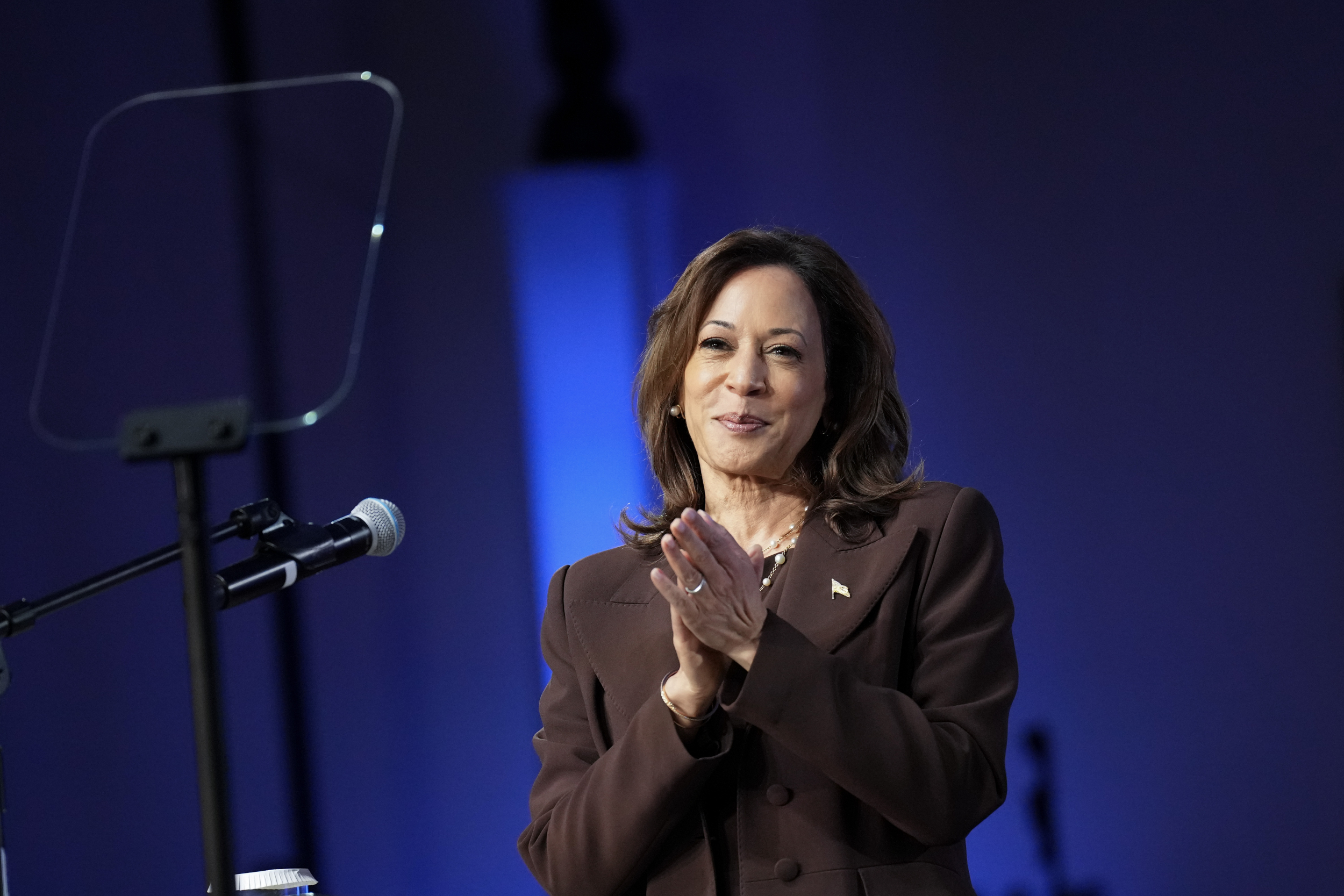 Republican Governor Breaks with Party to Vote for Kamala Harris