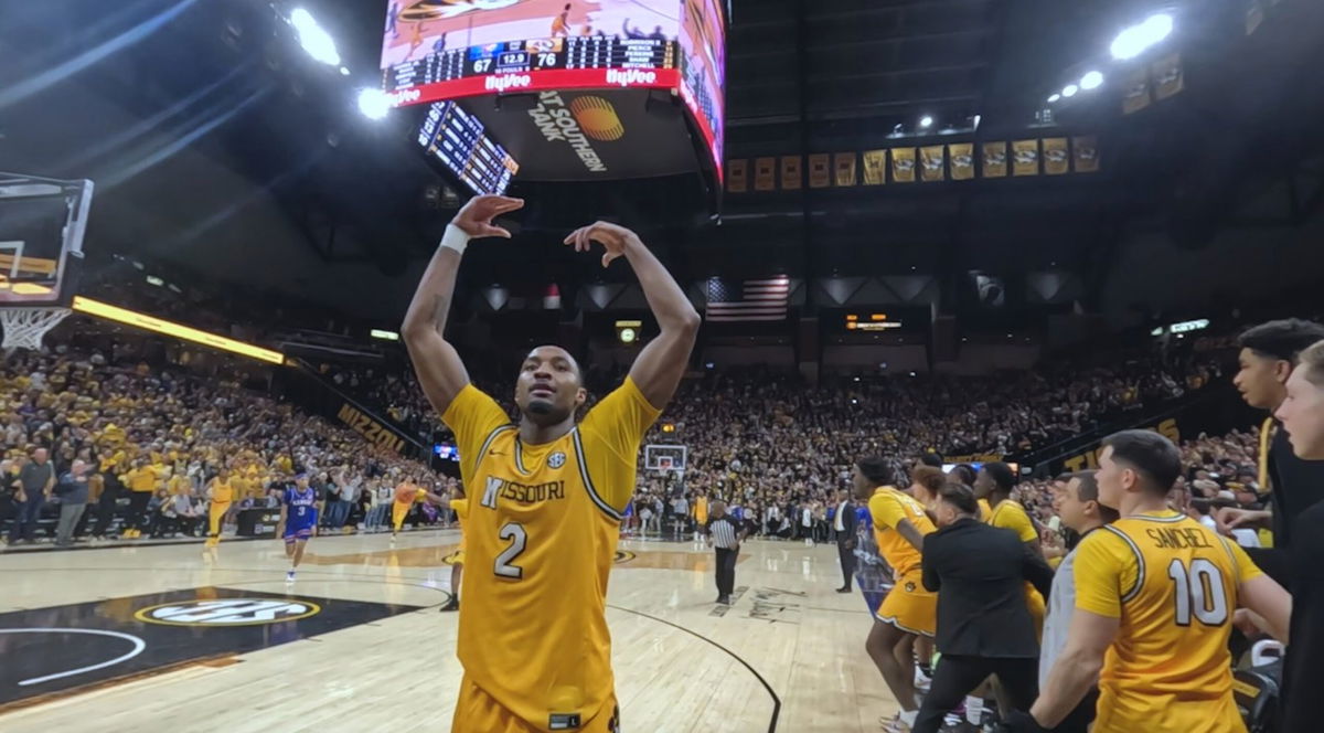 Mizzou knocks off Kansas to capture first win over AP's No. 1 ranked team in 27 years