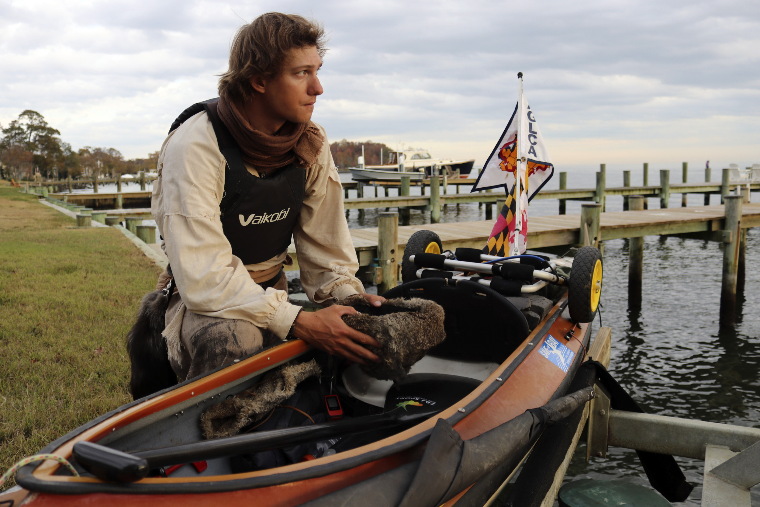 Canoeist Dressed as Pirate Tackles 6,000-Mile Great Loop