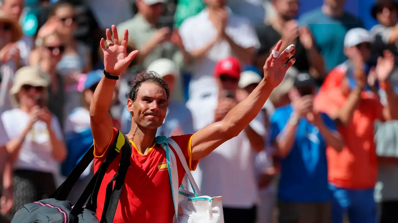 Federer le dedica una emotiva carta a Nadal en vísperas de su retiro: ‘Pensé que estaba en la cima del mundo hasta que llegaste’