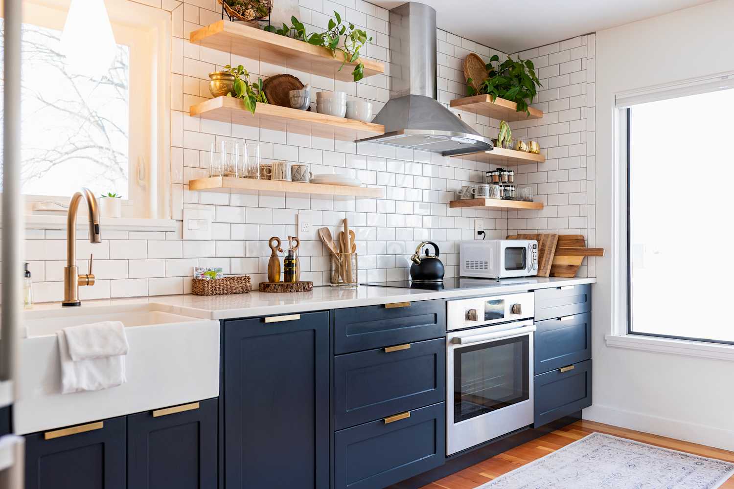 Designers Say These Are the 2 Most Impractical Kitchen Cabinet Trends