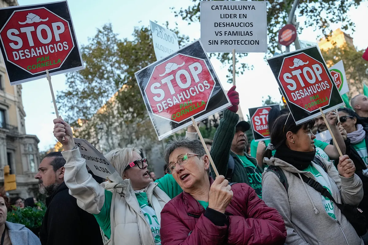 Illa abre la puerta a reunirse con la sociedad civil para abordar la crisis de la vivienda tras la multitudinaria manifestación del sábado