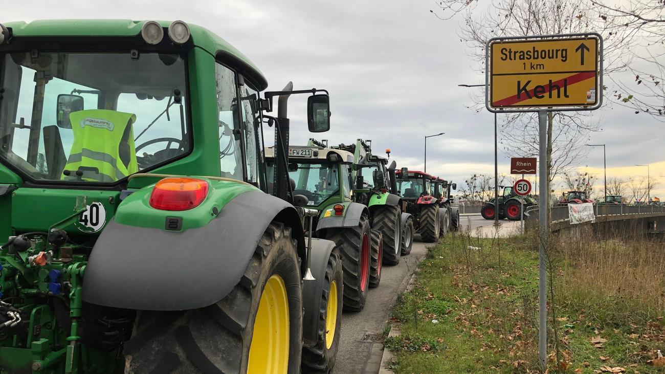 Protest an der Grenze: Bauern blockieren Europabrücke nach Frankreich