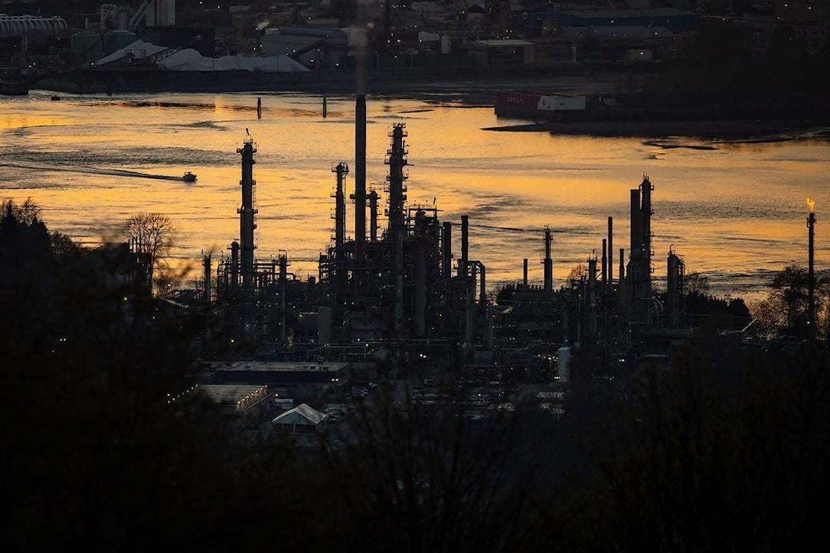 First batch of Canadian-made low-carbon jet fuel emerges from B.C. refinery