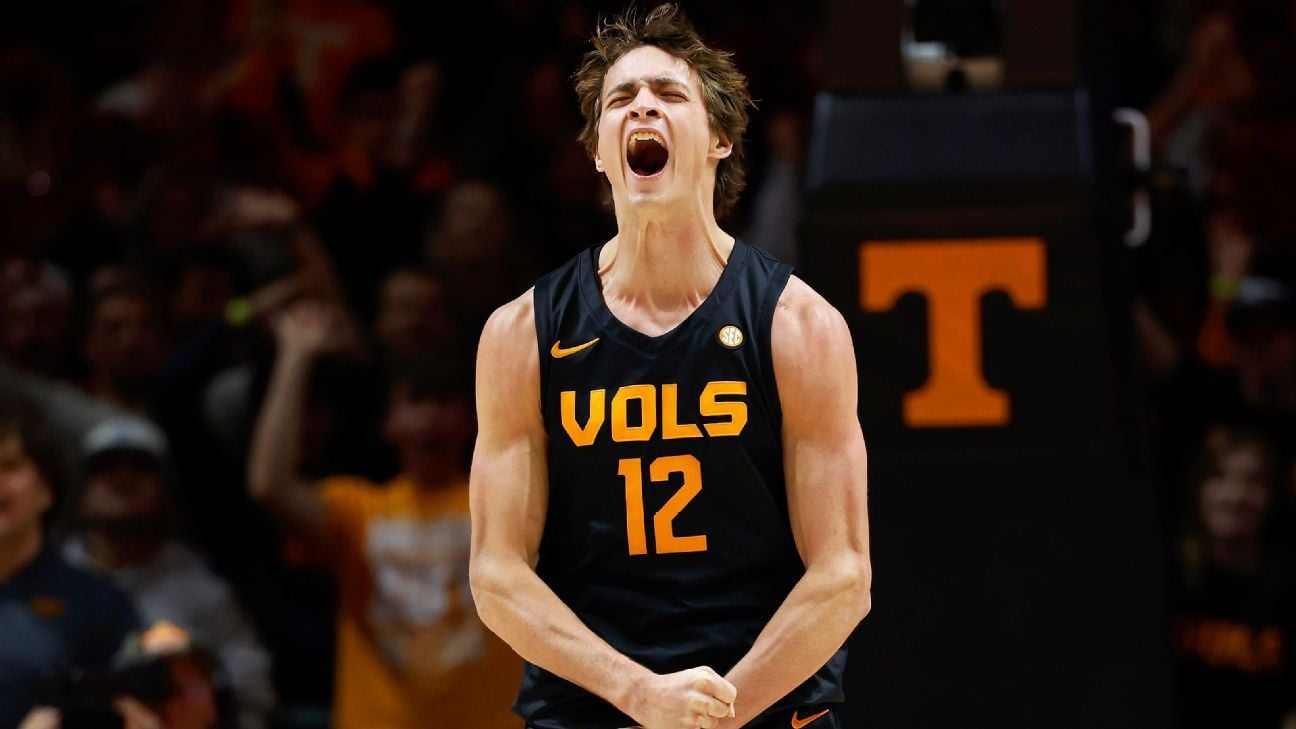 Tennessee grabs No. 1 in AP Top 25 poll after massive shakeup