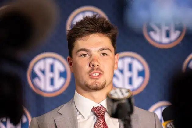 Oklahoma QB Legacy in Jeopardy as Sooners HOF Coach Breaks Silence on Jackson Arnold’s Shocking Transfer Move