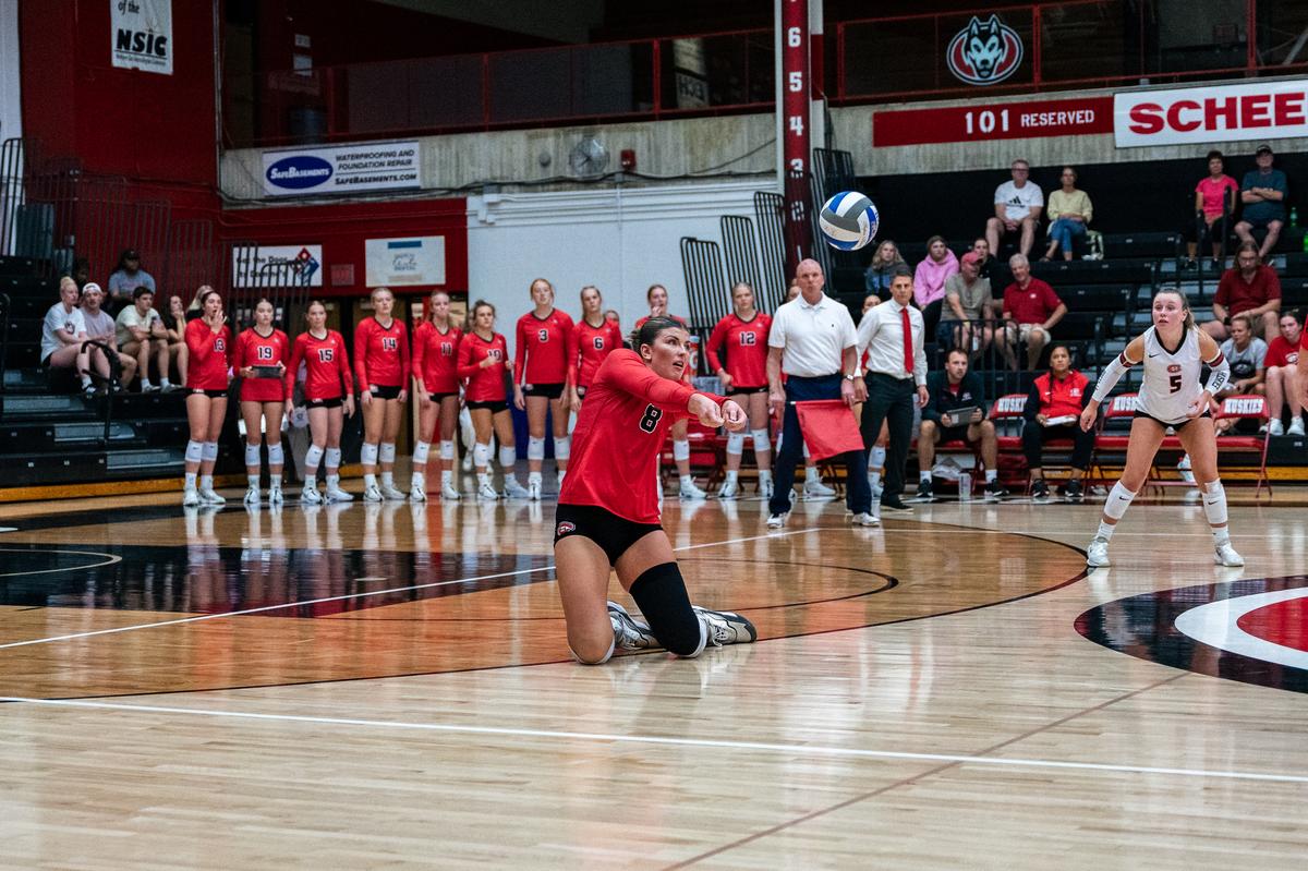 SCSU Wins Opening NCAA Match, Advances to 2nd Round