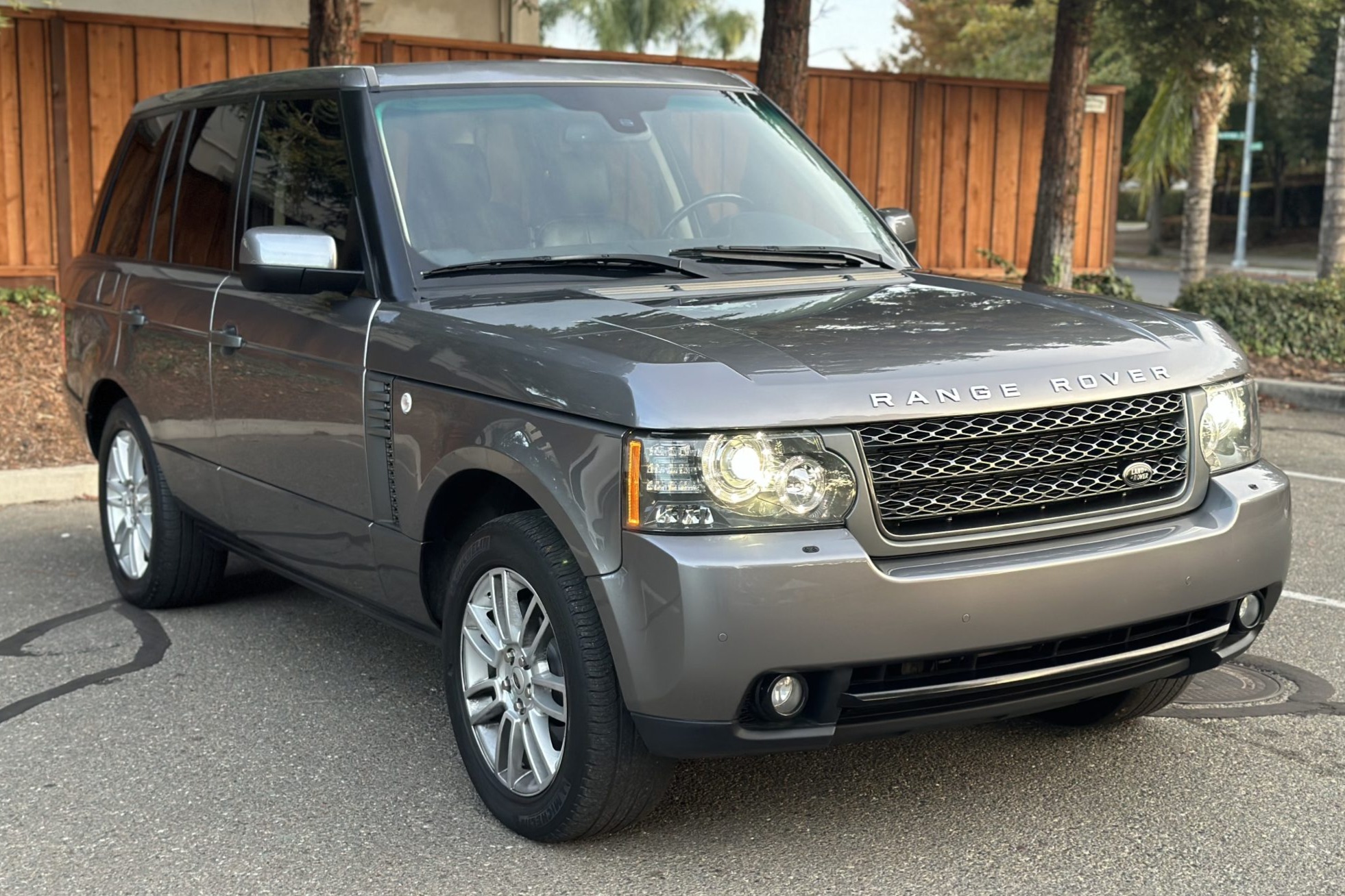 2011 Land Rover Range Rover HSE at No Reserve