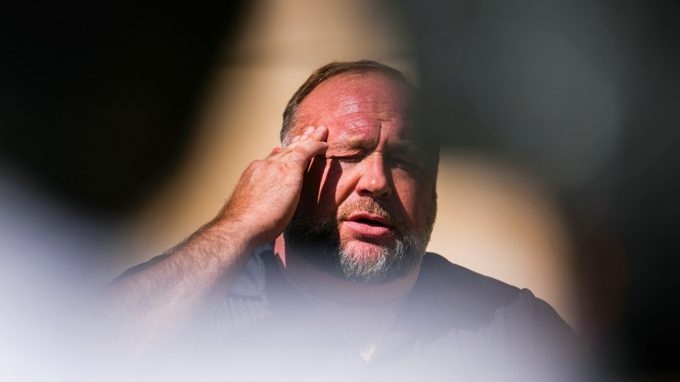 Bankruptcy judge rejects The Onion's bid for Infowars