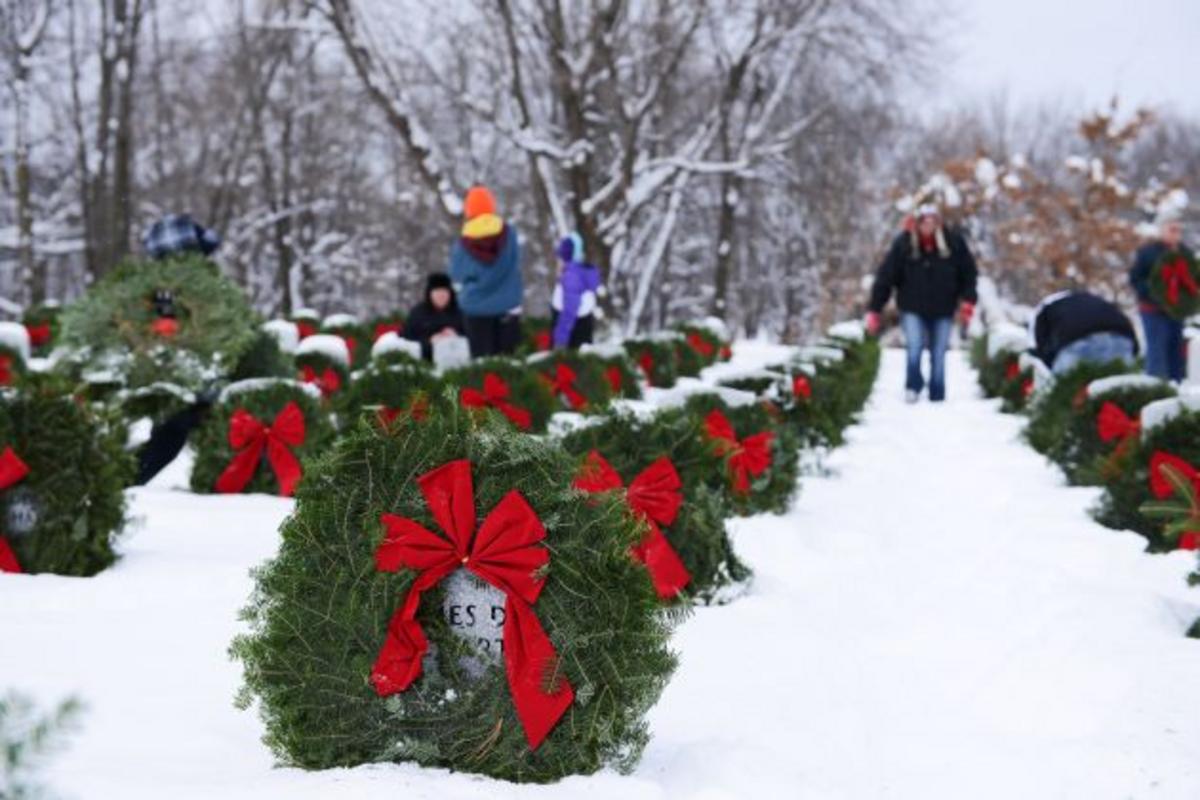 Volunteers to Lay Wreaths at Minnesota State Veterans Cemetery