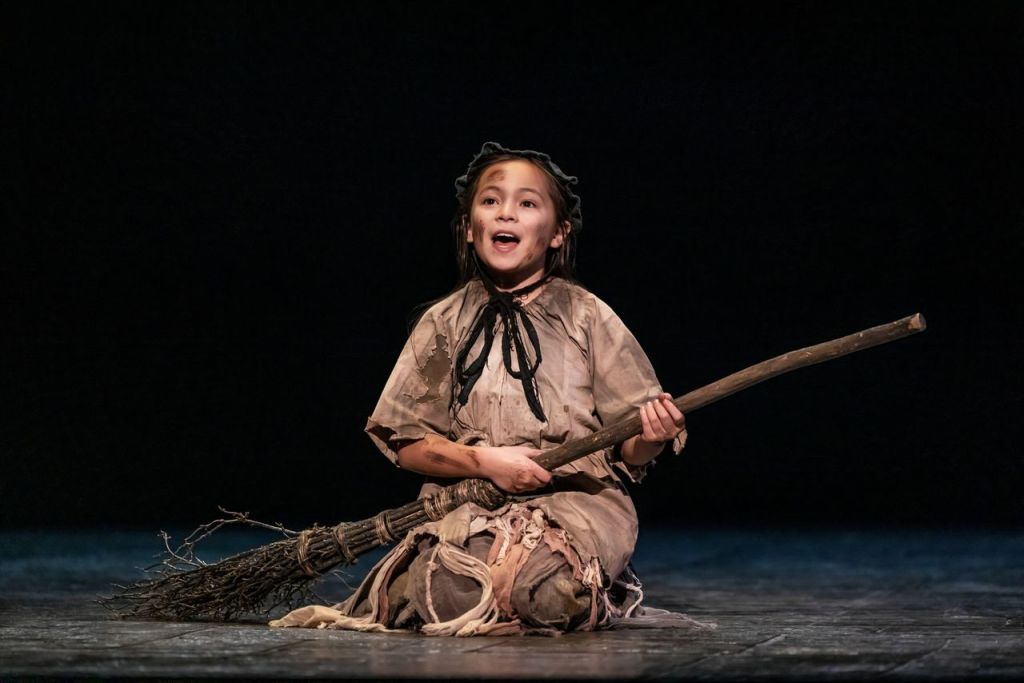 Naperville girl part of national Broadway ‘Les Miz’ production coming to Chicago this week