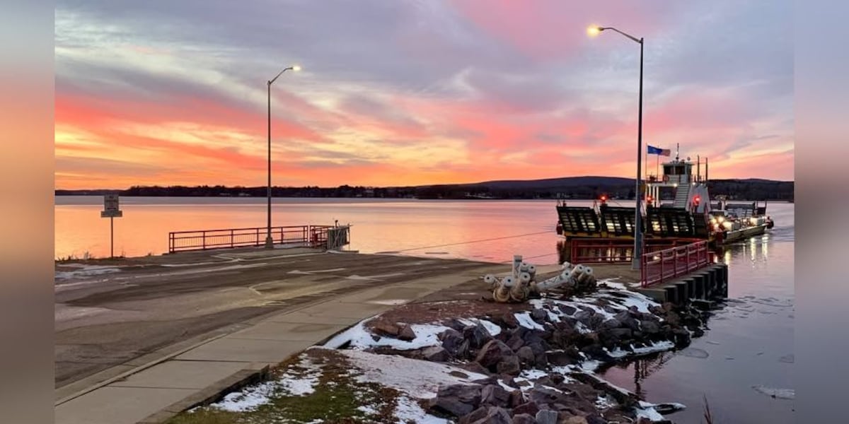 Merrimac Ferry closes for winter season