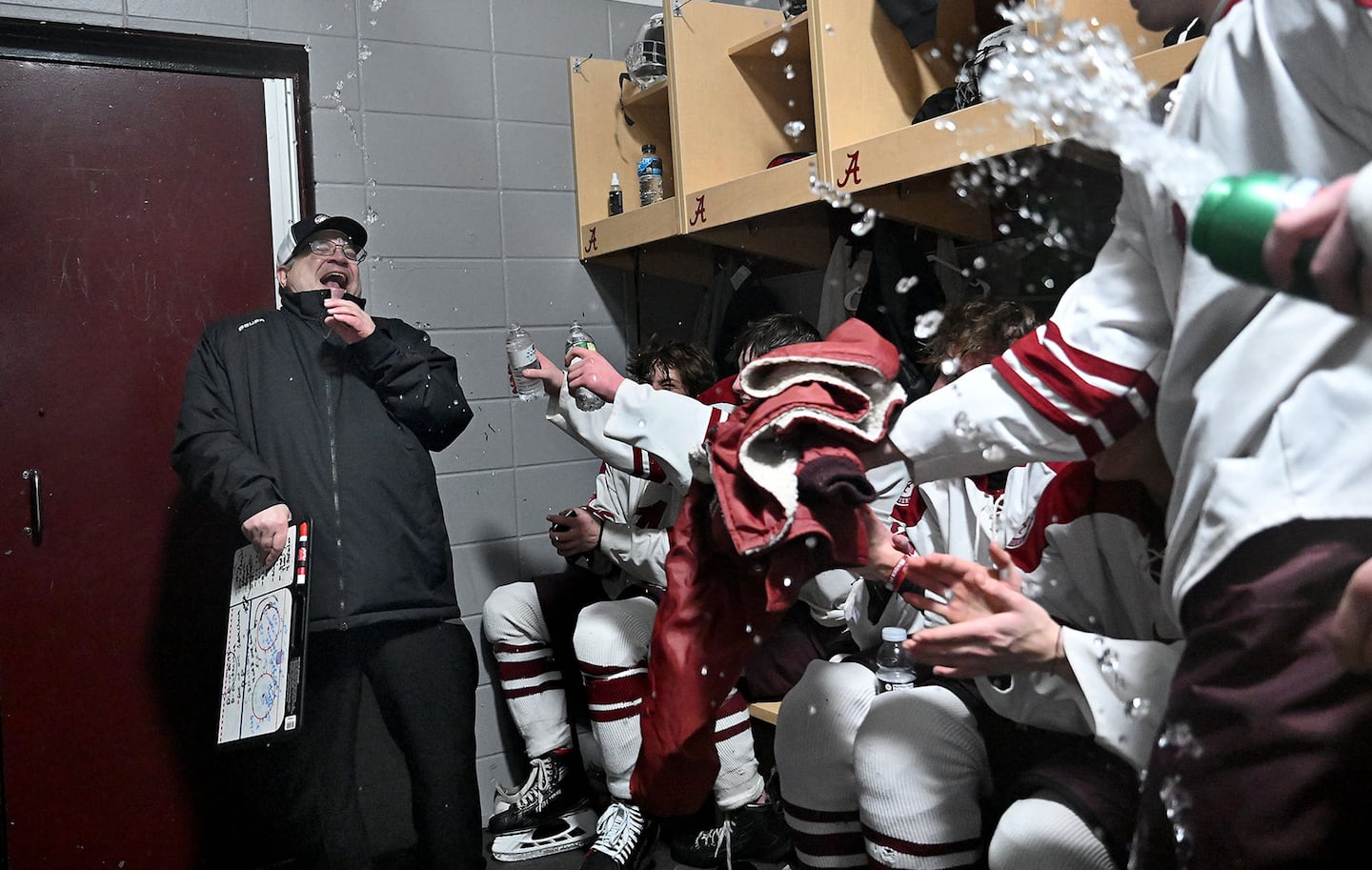 Arlington’s John Messuri becomes 20th hockey coach in Massachusetts history with 400 wins