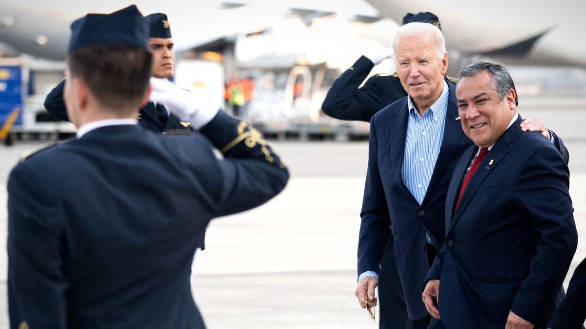 Biden arrives in Peru for final summits