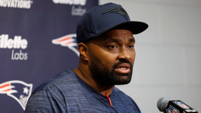 Jerod Mayo has curious response over Patriots' play calling