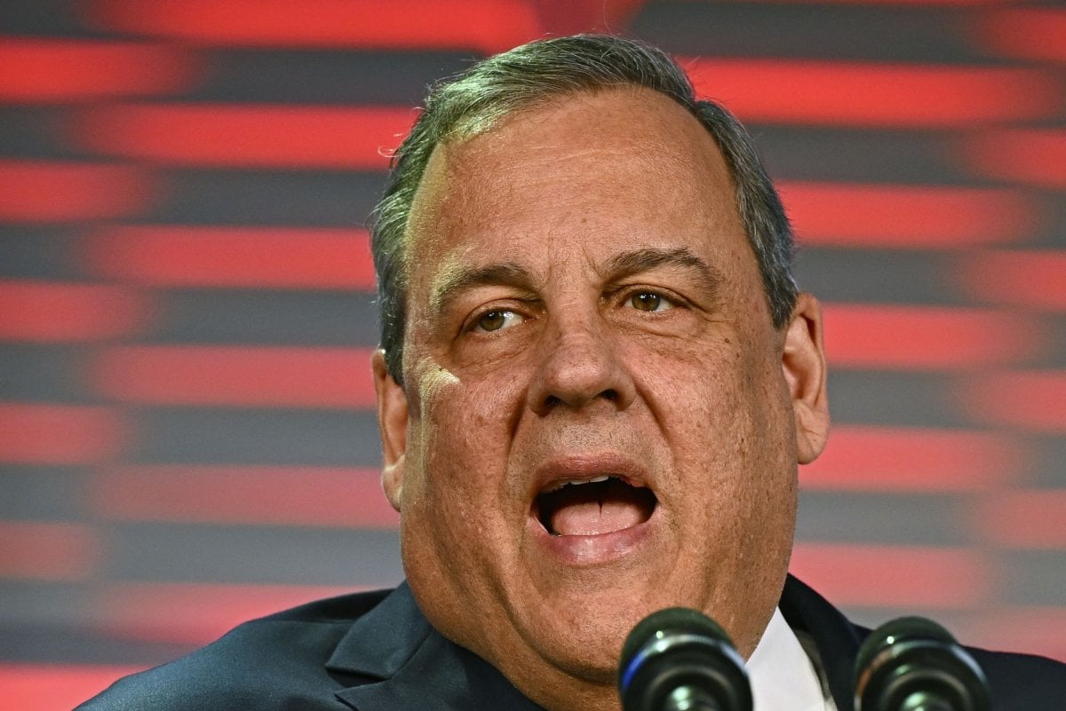 Ex-N.J. Gov. Chris Christie calls for investigation after saying drone flew over his house