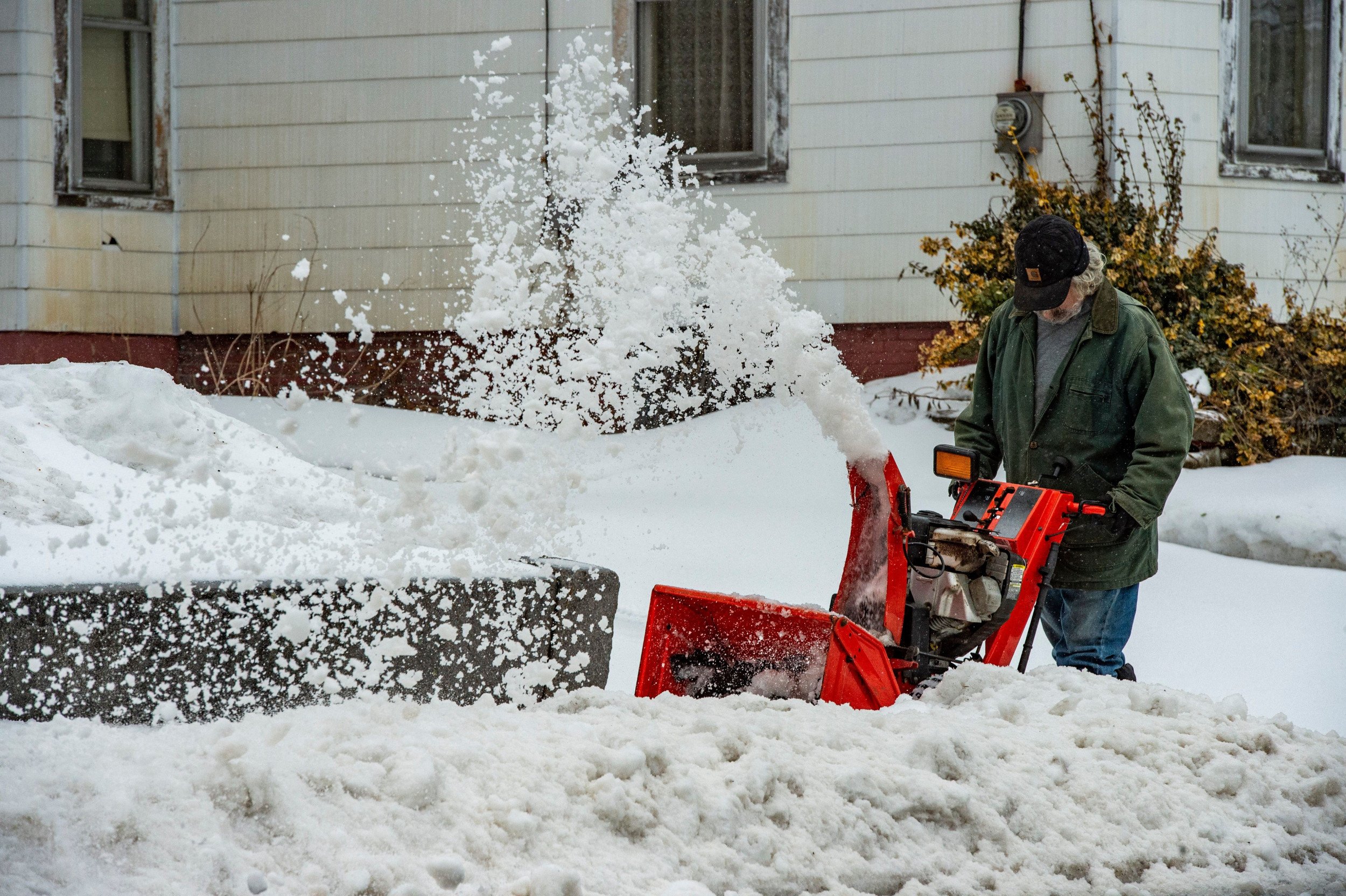 Winter Weather Warnings in 13 States As 10 Inches of Snow To Hit