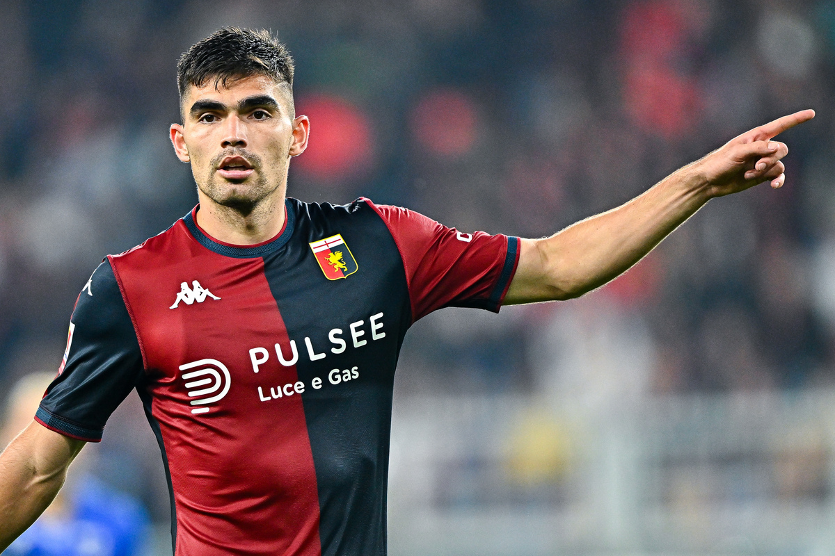 Reports Fenerbahce pursuing Genoa defender for January