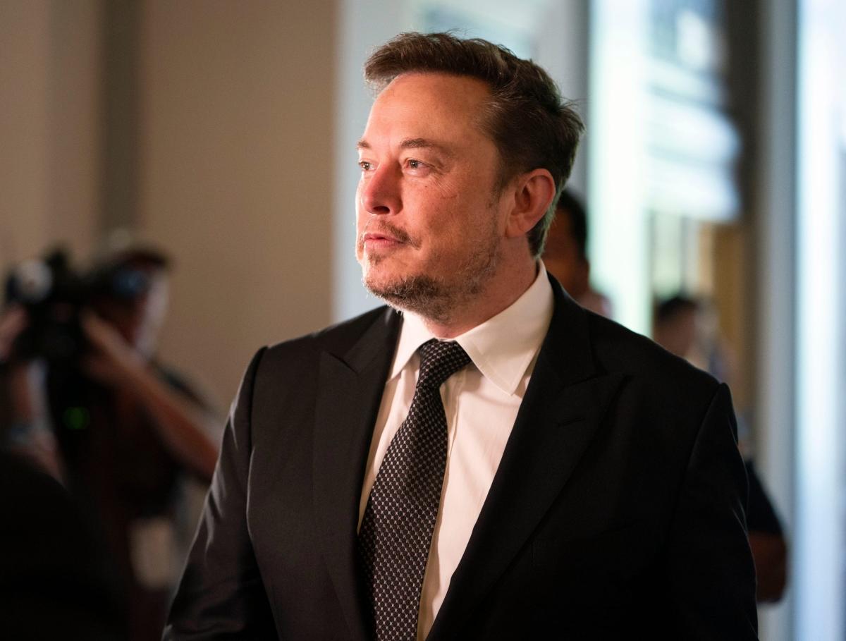 Elon Musk calls Southern Poverty Law Center a 'criminal organization' after doxing claim