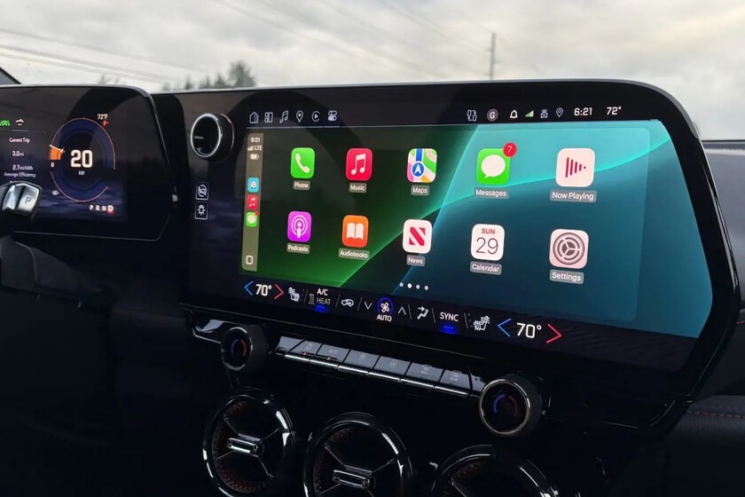 General Motors quiere acabar con Apple CarPlay y Android Auto. Han logrado 'hackearlo' igual que hicieron en los Tesla