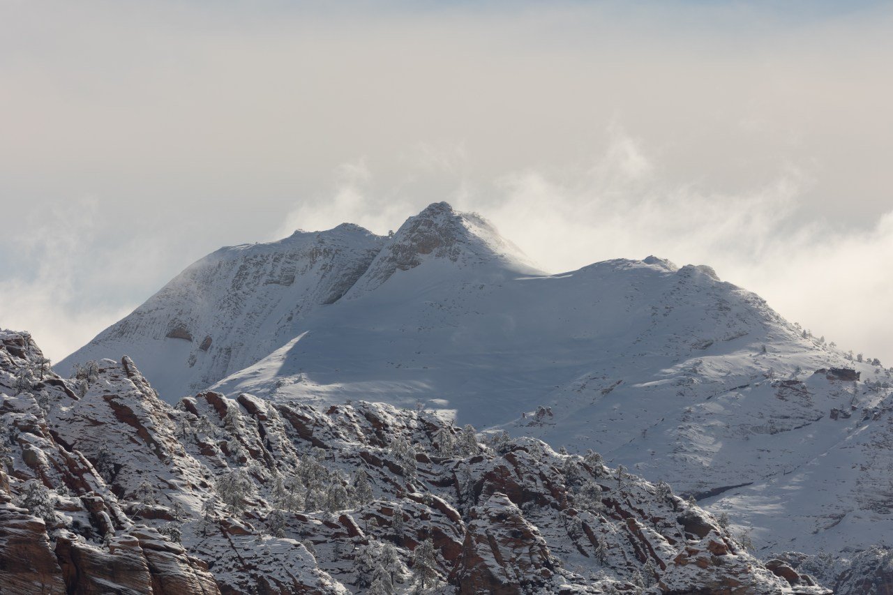 Active pattern continues Monday evening, valley rain and mountain snow showers up north