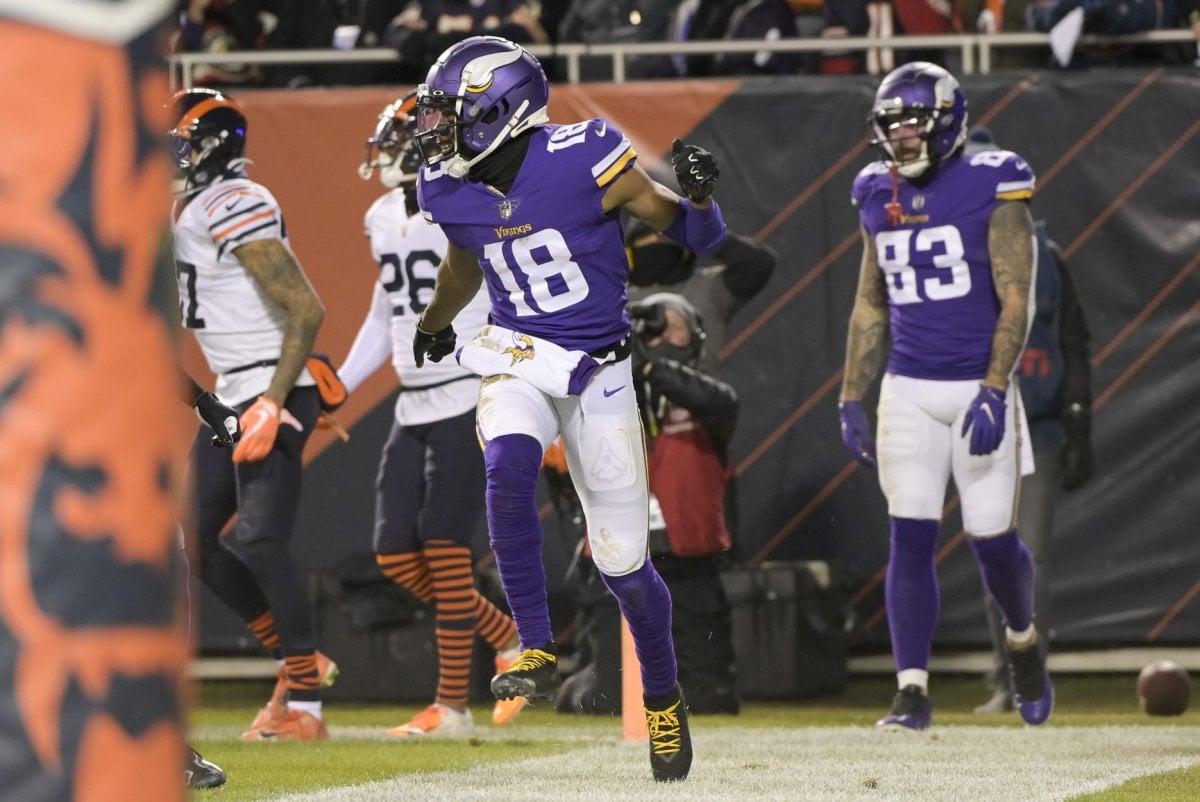 Vikings' Justin Jefferson pays tribute to Randy Moss after TD vs. Bears