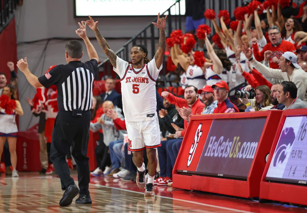 Deivon Smith shows remorse after St. John's suspension