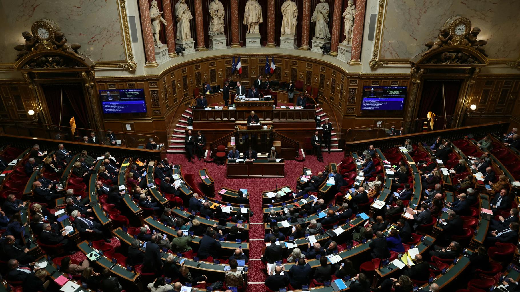 Examen du budget au Sénat : la gauche crie au « coup de force » du gouvernement et boycotte le vote